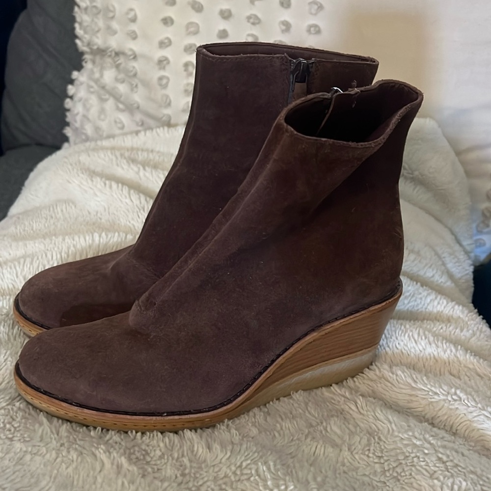 Cole Haan boots, suede brown size 6 1/2.